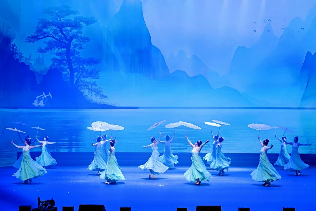 В Китае проходит Фестиваль искусств. Поддерживаем коллег и делимся яркими кадрами с места событий!