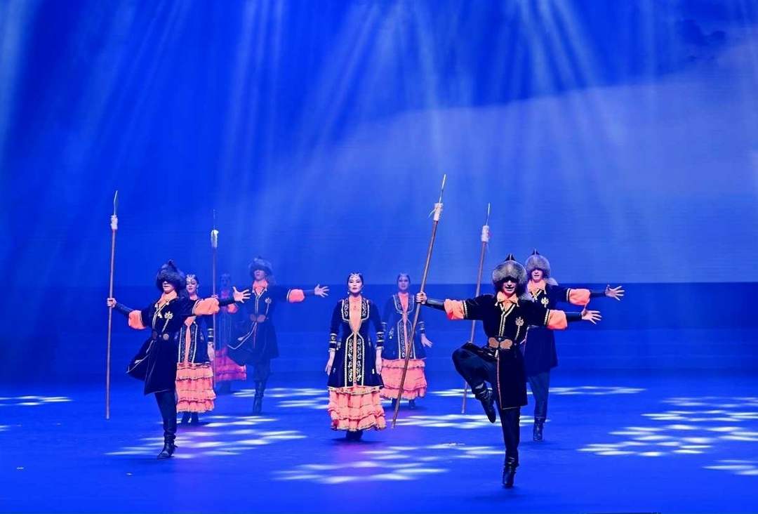 В Китае проходит Фестиваль искусств. Поддерживаем коллег и делимся яркими кадрами с места событий!