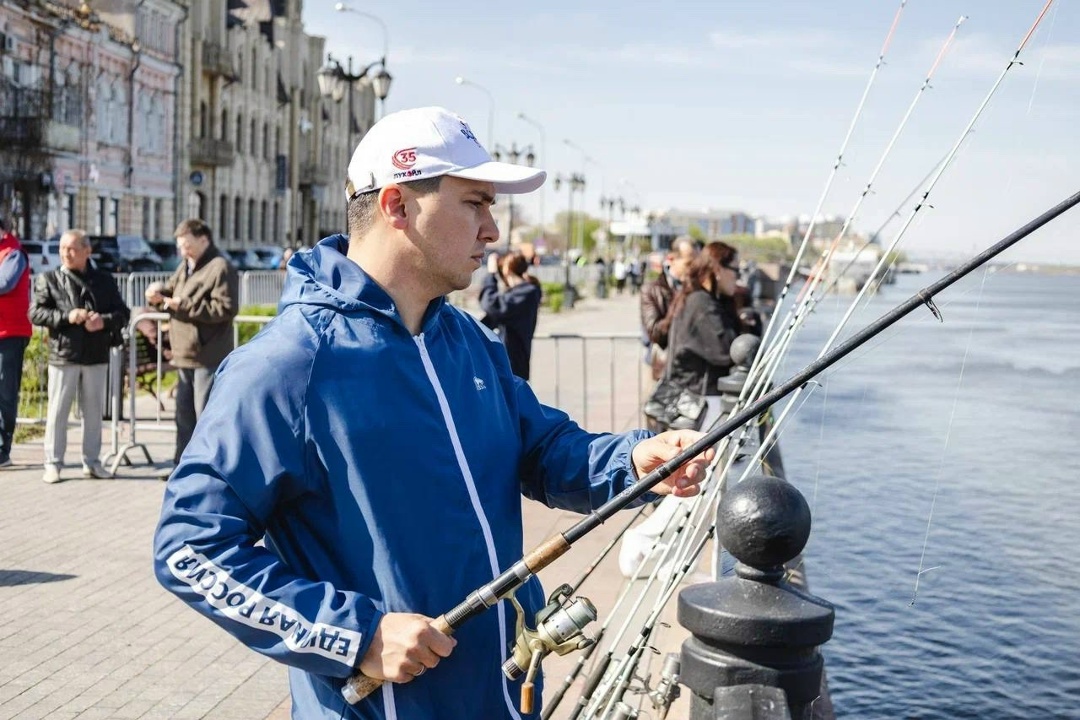 Экологичная рыбалка В Астрахани при поддержке ЛУКОЙЛа ежегодный фестиваль «Вобла» собрал 193 команды и более чем 600 рыбаков.