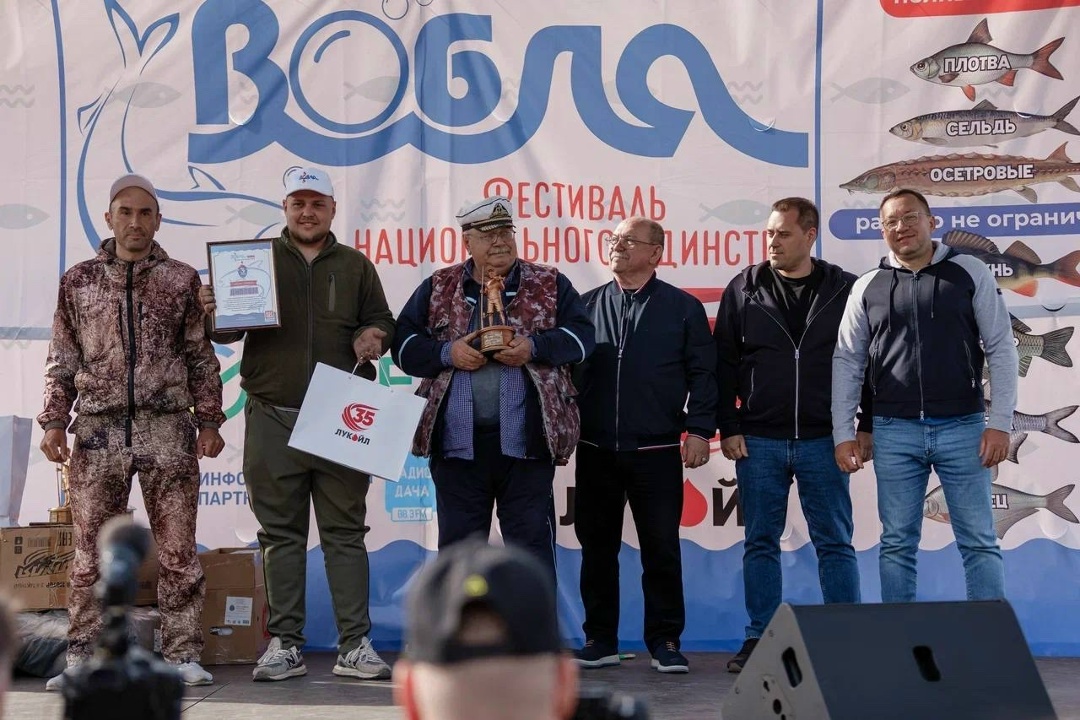 Экологичная рыбалка В Астрахани при поддержке ЛУКОЙЛа ежегодный фестиваль «Вобла» собрал 193 команды и более чем 600 рыбаков.