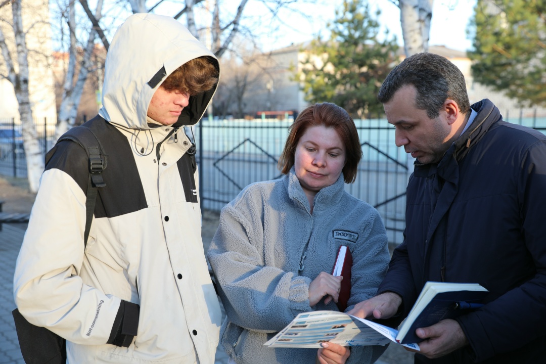 ПРОФОРИЕНТАЦИЯ "ПОД КЛЮЧ" Работники кадровой службы «Газпром переработка Благовещенск» встретились с представителями родительских комитетов школ города…