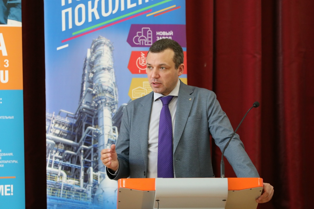 ПРОФОРИЕНТАЦИЯ "ПОД КЛЮЧ" Работники кадровой службы «Газпром переработка Благовещенск» встретились с представителями родительских комитетов школ города…