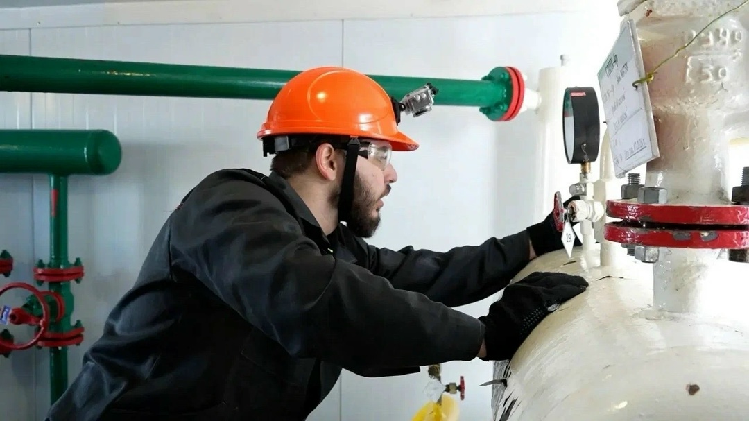 Профессионалы из Сибири Студенты Когалымского политехнического колледжа Ислам Махмудхаджиев и Никита Попов – победители Всероссийского чемпионата…