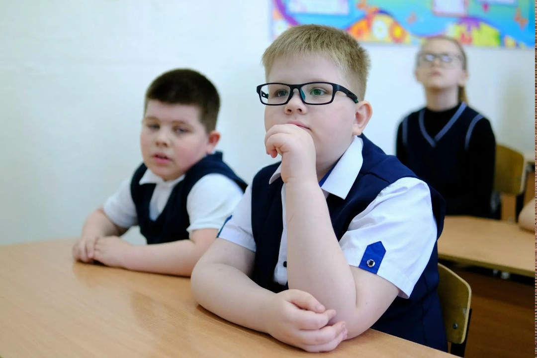 УРОК БЕЗОПАСНОСТИ Амурские газопереработчики провели урок безопасности для третьеклассников свободненской школы