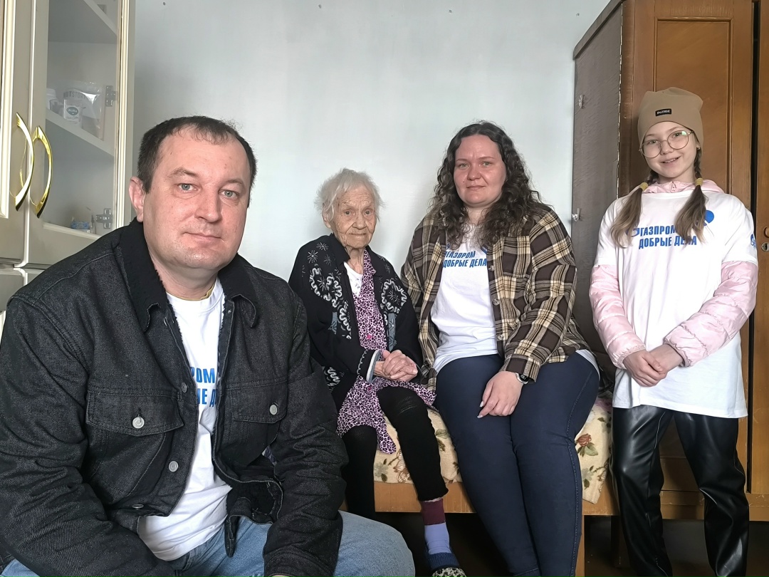 ДОБРО ДО ДВЕРИ В преддверии 81-й годовщины Великой Победы, работники Амурского ГПЗ присоединились к Всероссийской корпоративной волонтерской акции «Добро до…