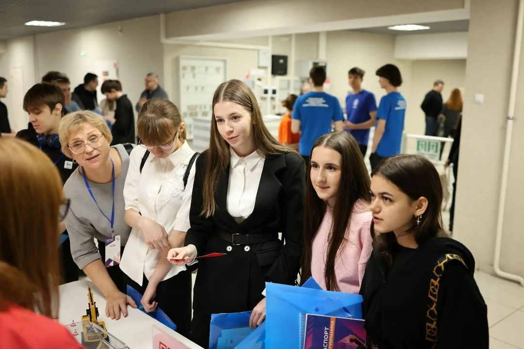 В Биробиджане состоялся 43-й Всероссийский отраслевой форум «Молодой специалист – строитель будущего»