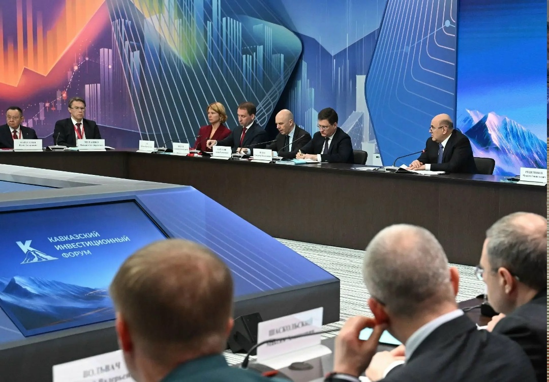 Глава Минстроя России Ирек Файзуллин принял участие в cовещании с членами Правительственной комиссии по социально-экономическому развитию Северо-Кавказского…