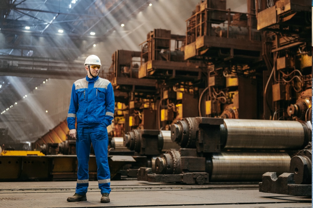 Металлургия впечатляет размахом: огромные цеха, мощное оборудование, высокие технологии. Но в центре всего человек