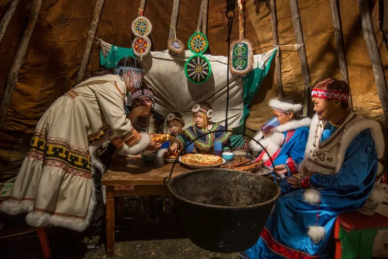 Как живут коренные народы Севера? Совмещают верность традициям с работой на благо развития своих регионов