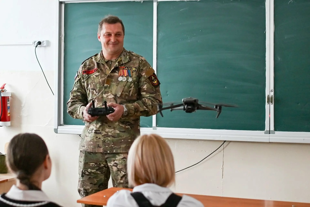 УРОК МУЖЕСТВА Урок мужества для учащихся школы №8 г. Свободного организовал «Газпром переработка Благовещенск»