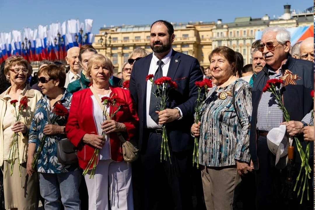 Делегация Минэнерго возложила цветы к могиле Неизвестного солдата