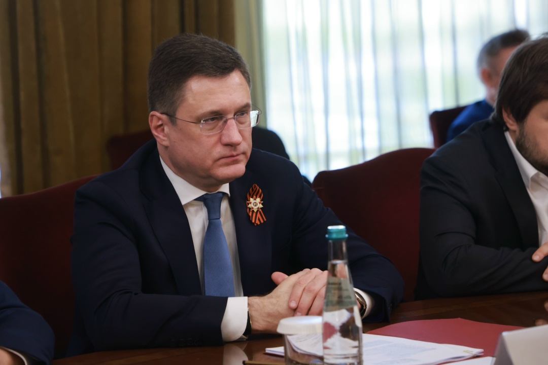 Александр Новак встретился с министром энергетики Казахстана Ерланом Аккенженовым