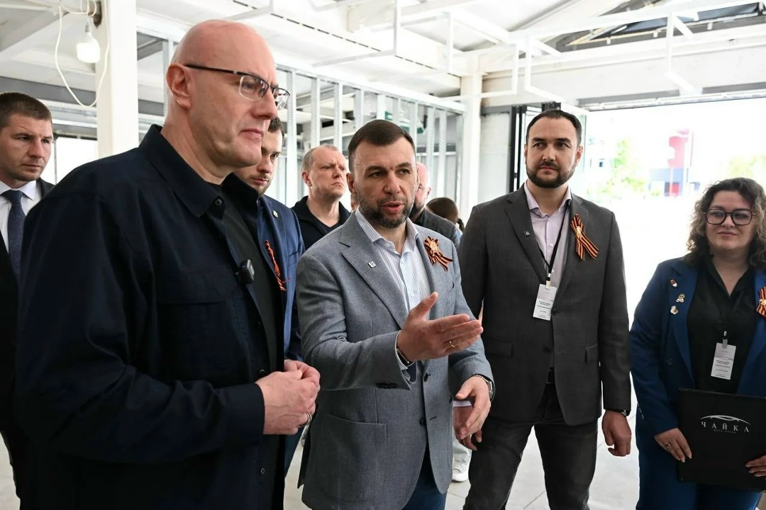 Дмитрий Чернышенко провел рабочую встречу с главой ДНР Денисом Пушилиным.