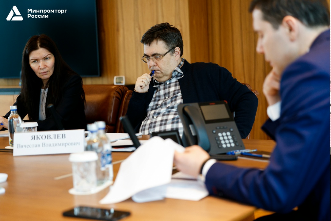 ️Антон Алиханов провел совещание по вопросам обеспечения железнодорожной инфраструктуры оборудованием