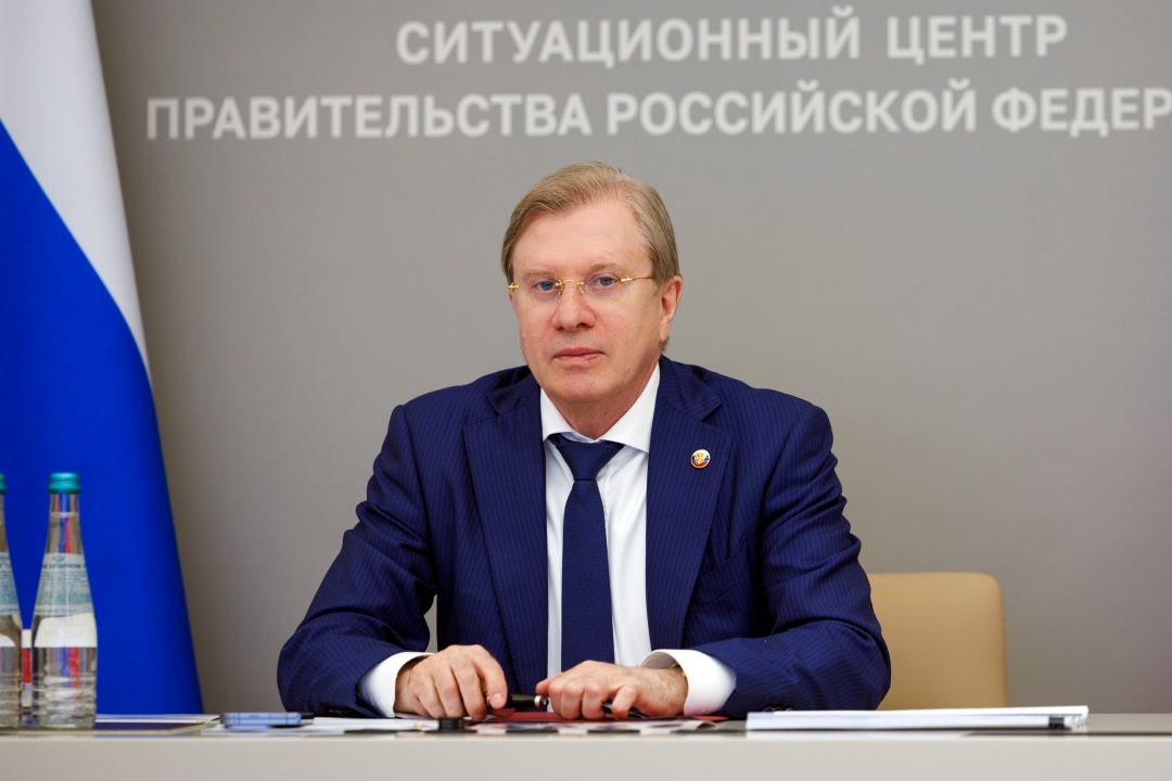 Виталий Савельев провел совещание по реализации проекта строительства высокоскоростной магистрали Москва – Санкт-Петербург.