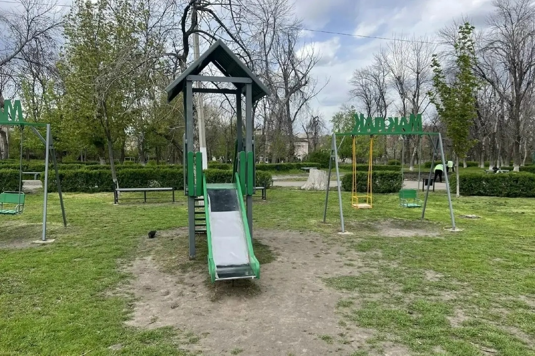 В честь 81-й годовщины Победы в Великой Отечественной войне были проведены работы по восстановлению и благоустройству в Донецке и Луганске