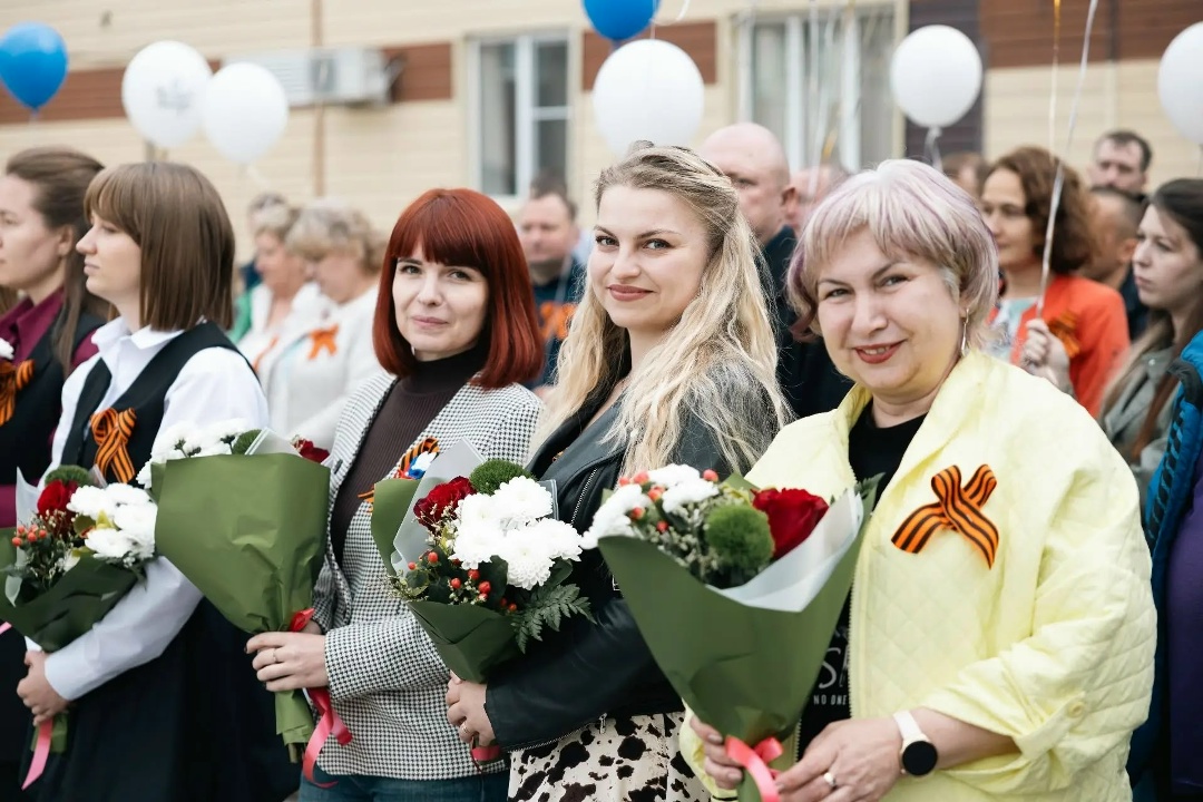 С миллионом, шахта «Усковская»! Горняки шахты «Усковская» первыми в компании выдали на-гора 1 млн тонн угля из одного очистного забоя с начала года