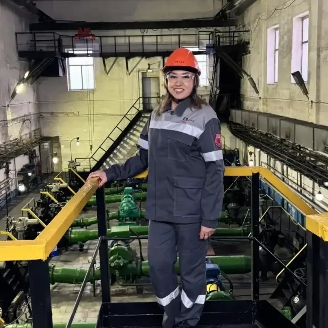 Новокузнецк — город промышленный, поэтому сложно удивить кого-то тем, что работаешь на заводе. Даже если ты женщина