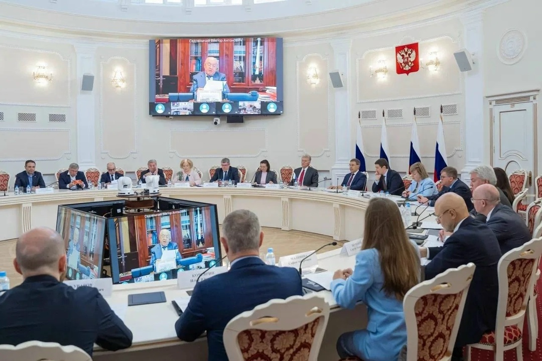 Глава Минобрнауки Валерий Фальков провел первое заседание Оргкомитета XII Всероссийской премии «За верность науке».