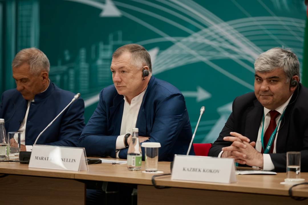 Марат Хуснуллин в рамках KazanForum принял участие в пленарном заседании выставки недвижимости, бизнес-форуме «Россия – Оман» и провел ряд международных встреч