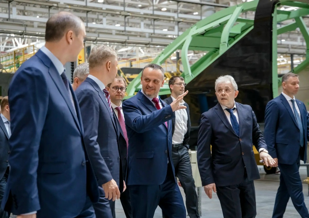 В Свердловской области завершена сварка первых 6 кузовов вагонов отечественного высокоскоростного поезда.