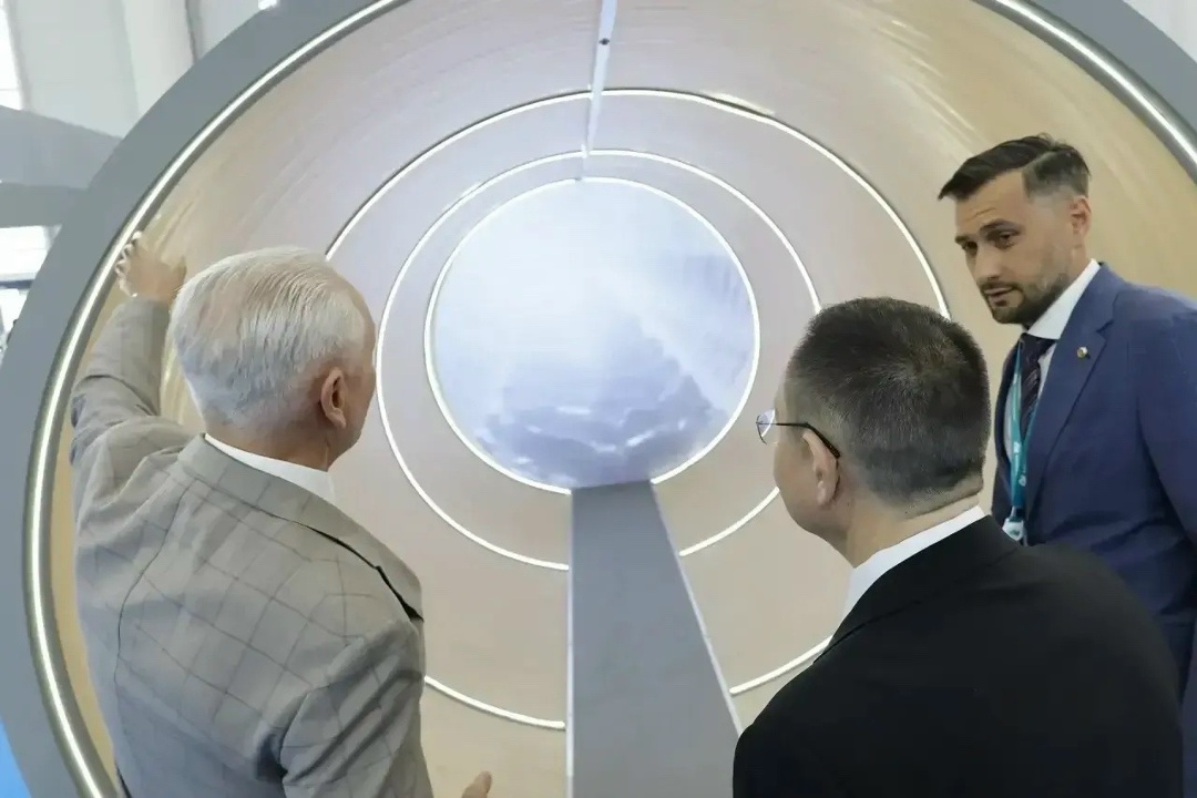 На международном форуме «Россия-исламский мир:Казаньфорум2026» Министр строительства и ЖКХ РФ Ирек Файзуллин ознакомился с передовыми стройматериалами и…