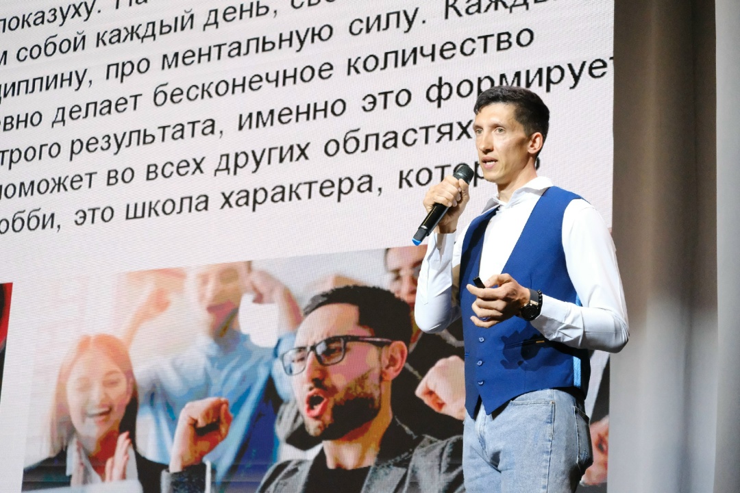 СПОРТ - ЭТО МОДНО Спортсмен и волонтер Амурского ГПЗ рассказал школьникам о физкультуре и спорте