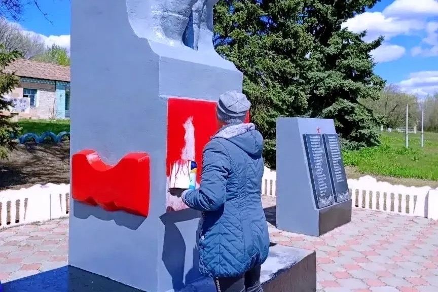 В Сватовском округе ЛНР при поддержке Саратовской области выполнены весенние работы по благоустройству