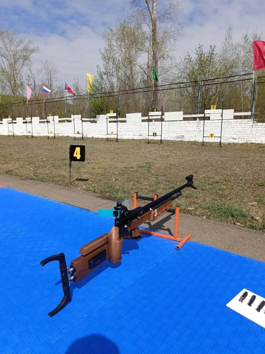 СКОРОСТЬ И МЕТКОСТЬ Команда Амурского ГПЗ достойно дебютировала в соревнованиях по биатлону