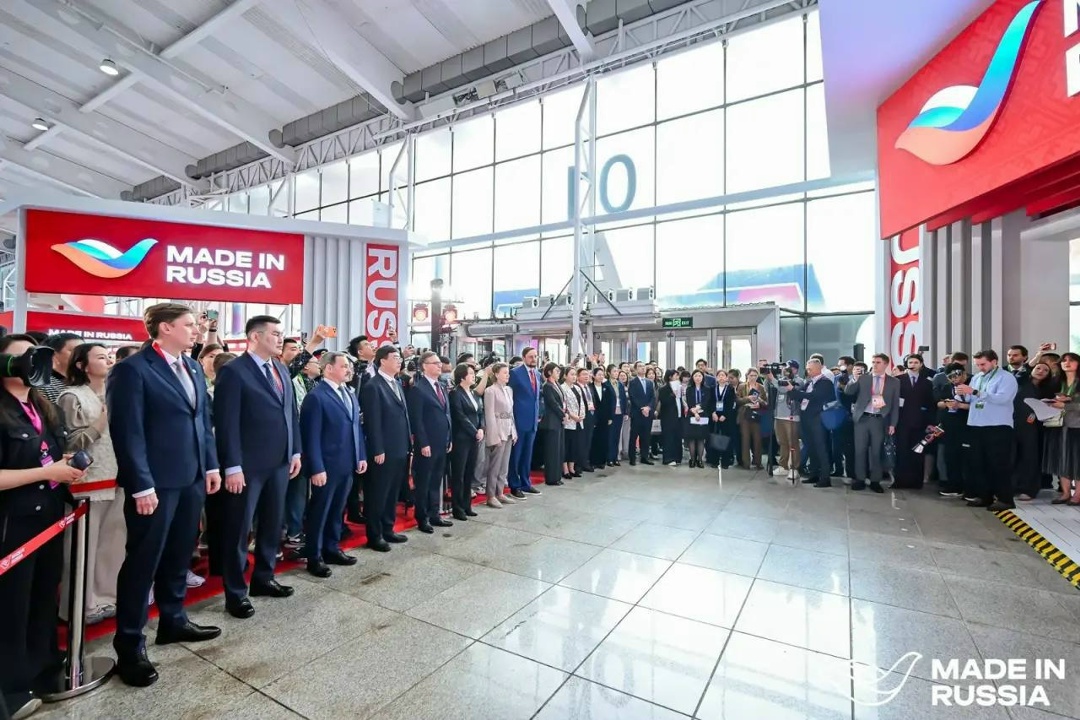 Дмитрий Чернышенко поприветствовал участников фестиваля-ярмарки «Сделано в России» в Харбине.