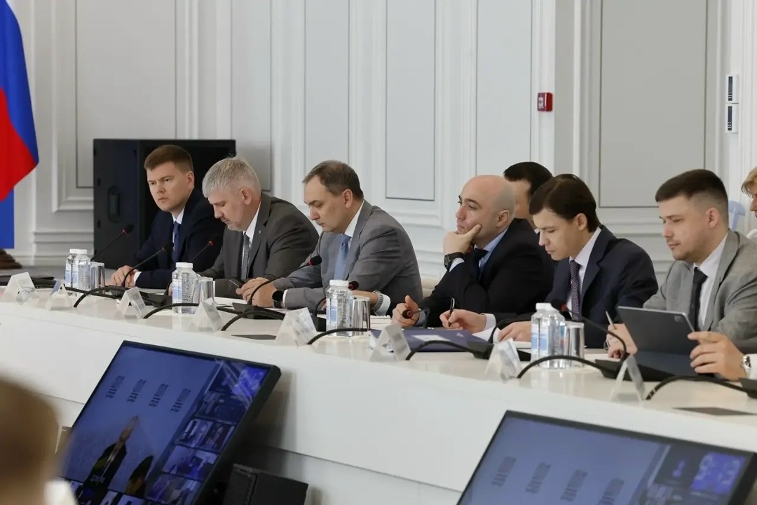 В Минстрое России прошло еженедельное оперативное совещание под председательством Министра строительства и ЖКХ РФ Ирека Файзуллина