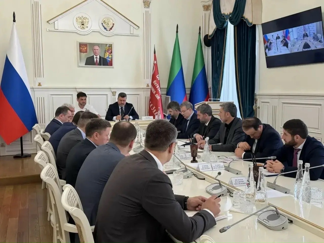 Замминистра энергетики РФ Петр Конюшенко в ходе рабочей поездки в Республику Дагестан провел совещание по вопросам организации энергосбытовой деятельности в…