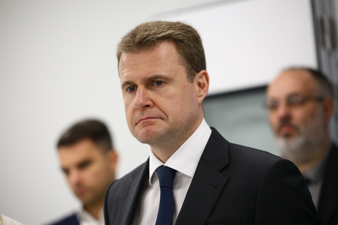 Алексей Чекунков осмотрел пилотную площадку инновационного научно-технологического центра на острове Русский.