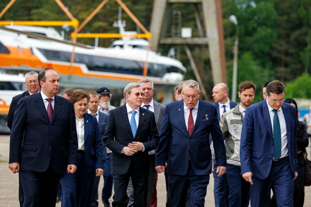 Виталий Савельев посетил Центральное конструкторское бюро по судам на подводных крыльях имени Р.Е.Алексеева в Нижегородской области.