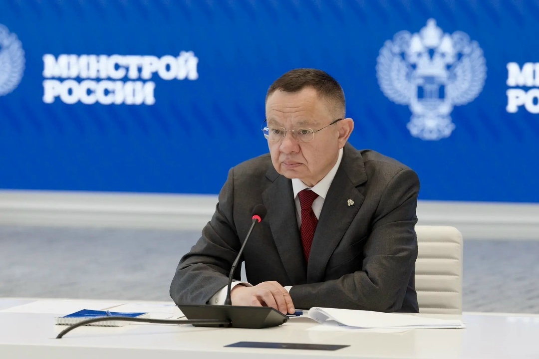 В Минстрое России прошло еженедельное оперативное совещание под председательством Министра строительства и ЖКХ РФ Ирека Файзуллина