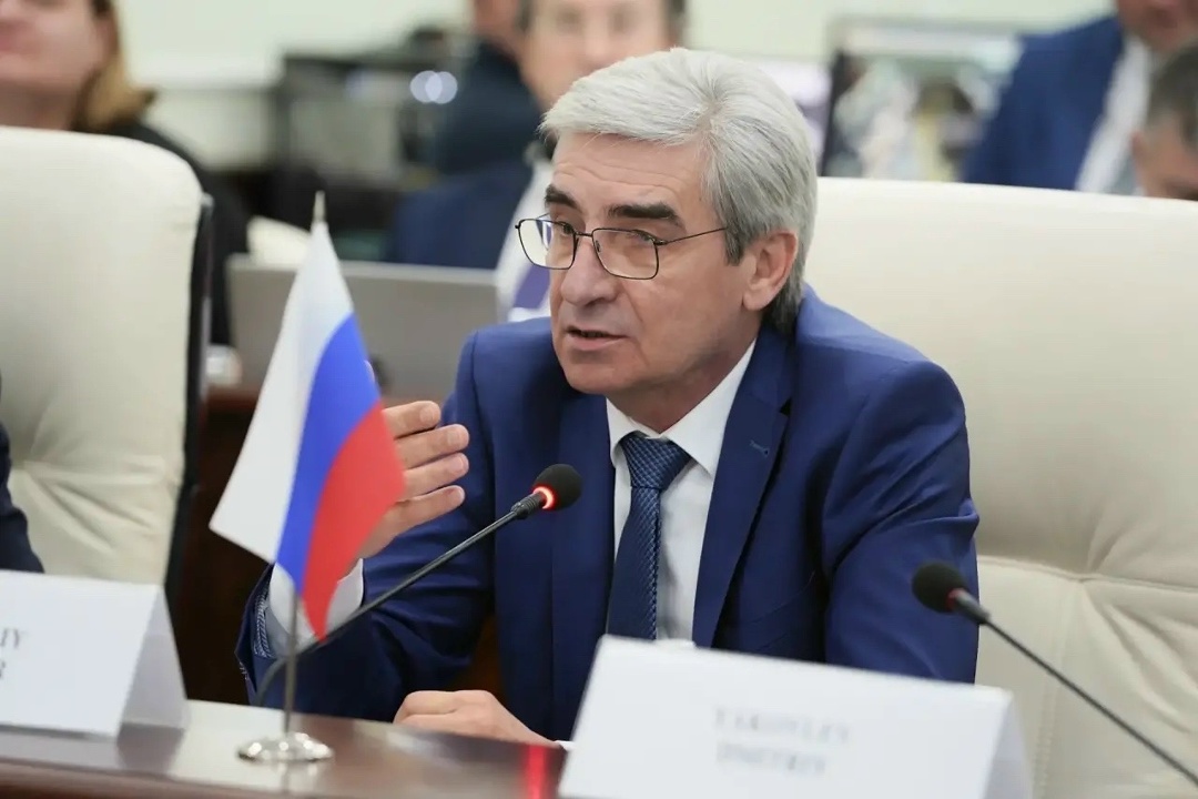 Делегация Ростехнадзора во главе с руководителем Александром Трембицким провела двустороннюю встречу с Инспекционным управлением за безопасностью…