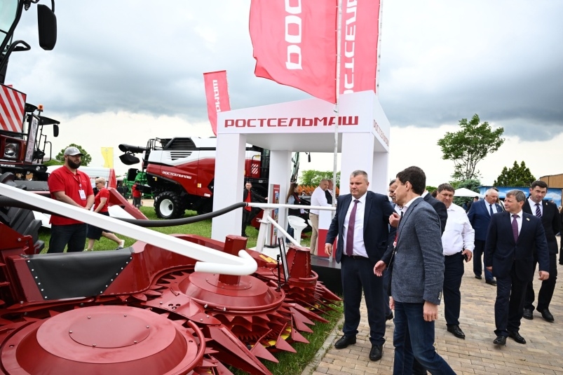 Новость компании. «Ростсельмаш» занял центральное место на агропромышленной выставке-ярмарке юга России «Золотая Нива», которая стартовала в Краснодарском крае