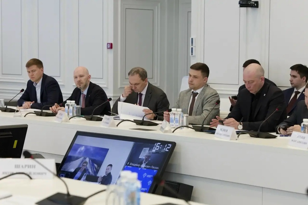 Глава Минстроя России Ирек Файзуллин и Руководитель Федеральной налоговой службы России Даниил Егоров провели совещание по вопросам применения системы скоринга…