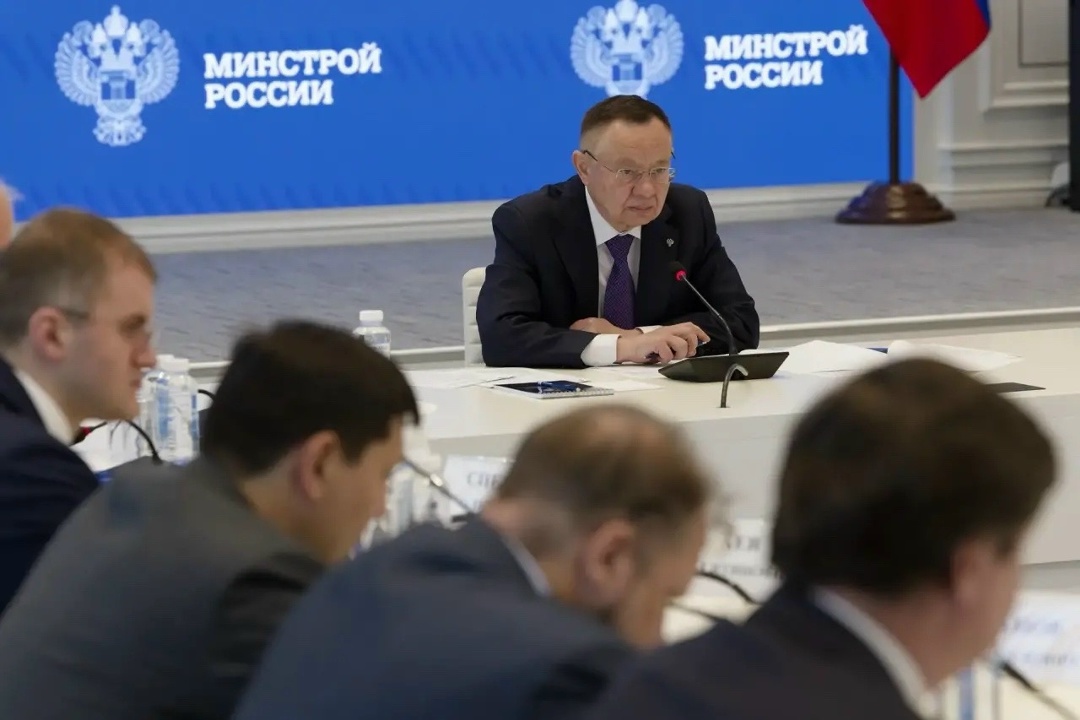 Глава Минстроя России Ирек Файзуллин и Руководитель Федеральной налоговой службы России Даниил Егоров провели совещание по вопросам применения системы скоринга…