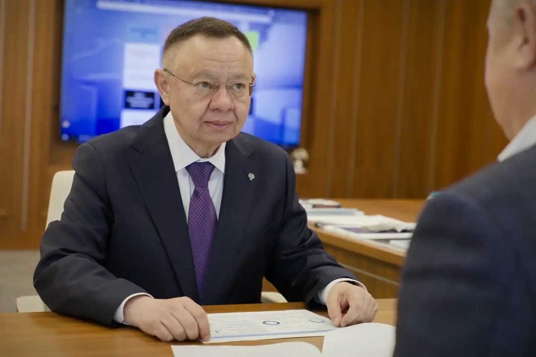 В Минстрое России состоялась встреча Министра строительства и ЖКХ РФ Ирека Файзуллина с первым заместителем председателя комитета Госдумы по безопасности и…