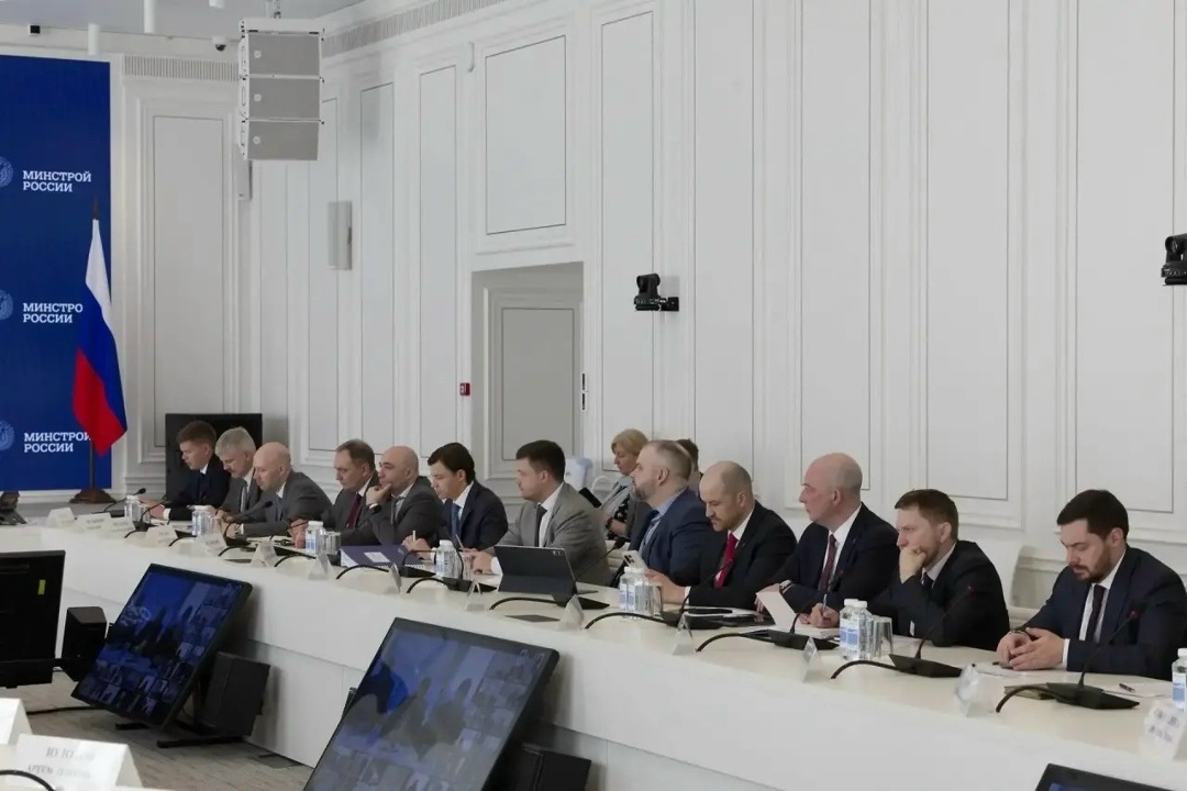 В Минстрое России прошло еженедельное оперативное совещание под председательством Министра строительства и ЖКХ РФ Ирека Файзуллина