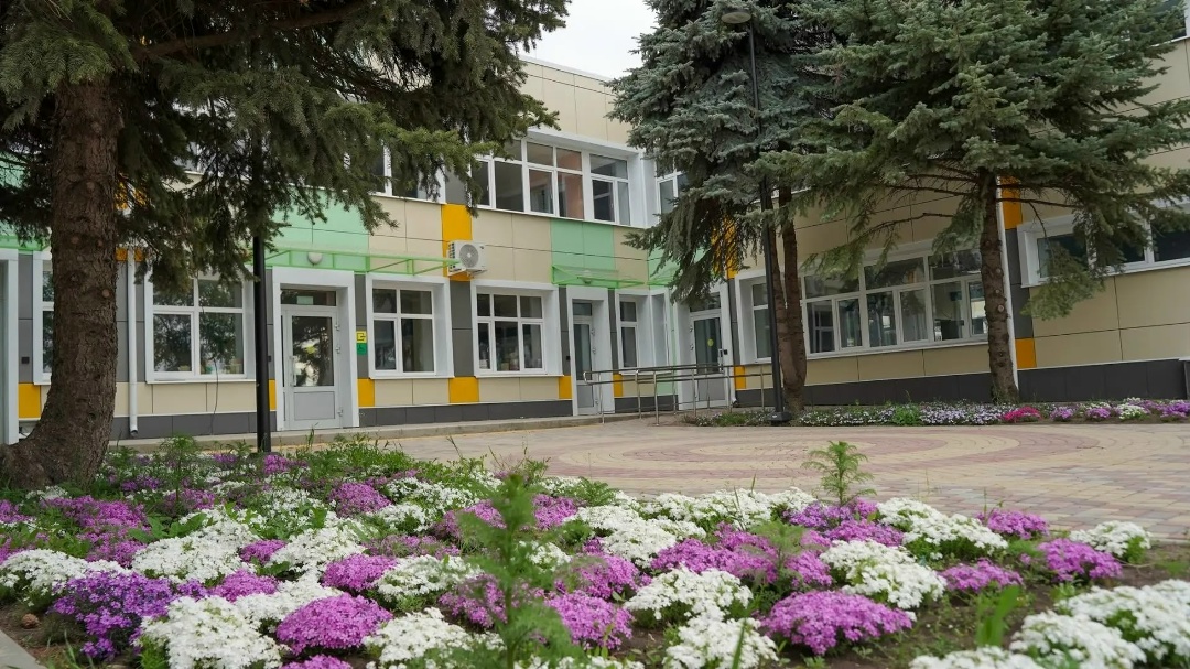 С 2022 года в Донбассе и Новороссии завершили восстановление свыше 1 700 школ и детских садов