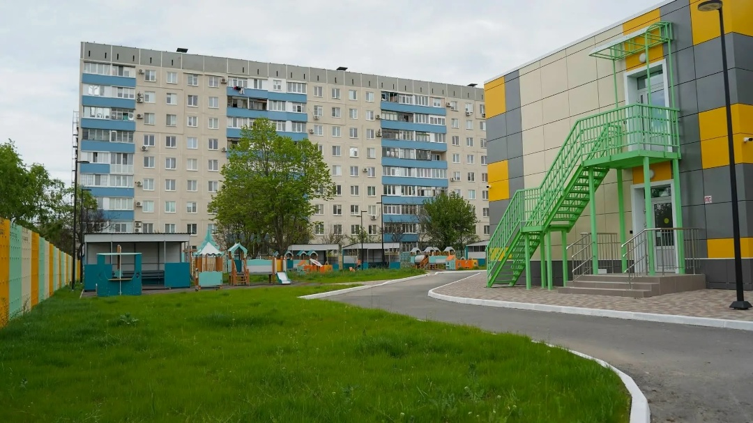 С 2022 года в Донбассе и Новороссии завершили восстановление свыше 1 700 школ и детских садов