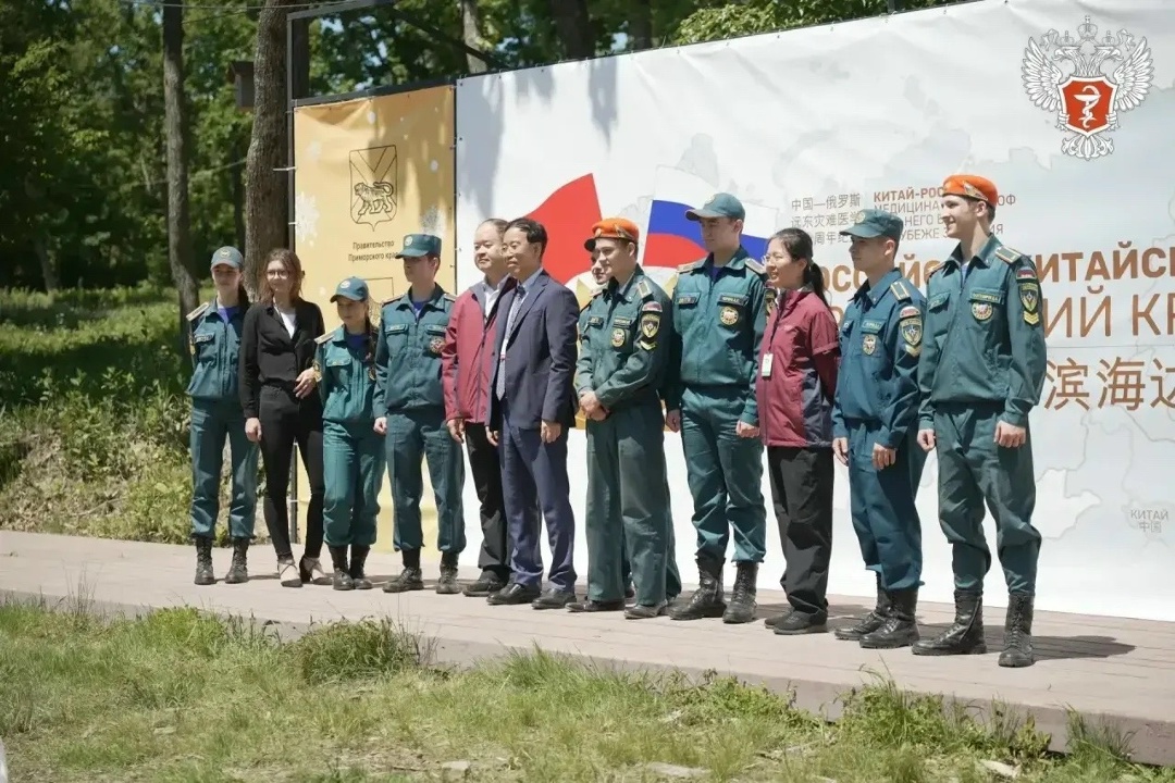 Специалисты медицины катастроф России и Китая провели совместные учения по оказанию медицинской помощи при крупном ДТП