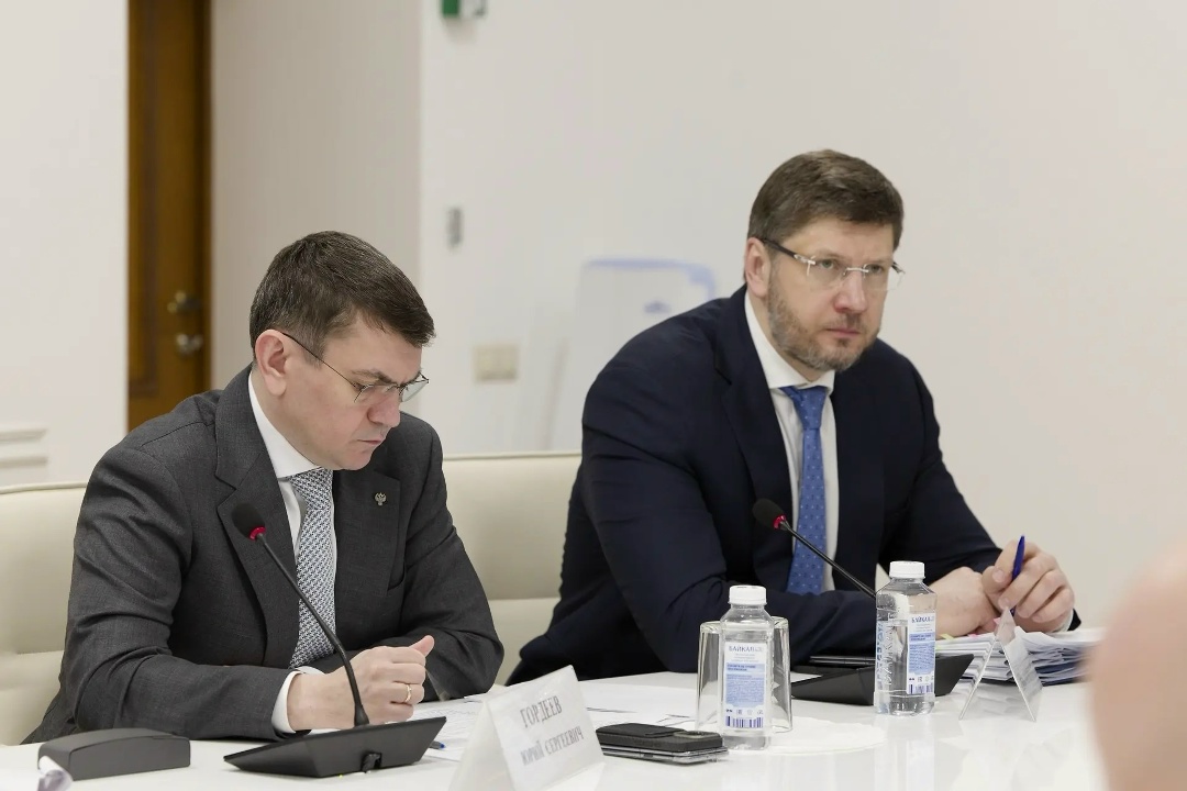 Глава Минстроя России Ирек Файзуллин провел еженедельное совещание с регионами и главными распорядителями бюджетных средств (ГРБС)