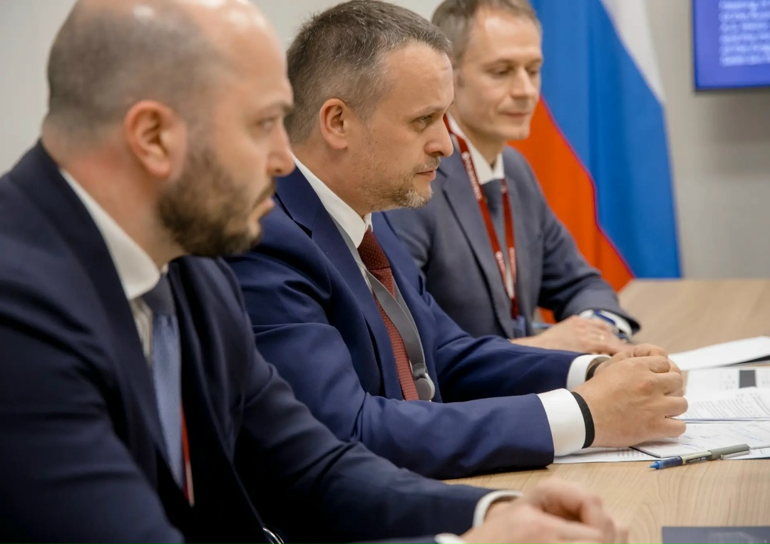 Андрей Никитин провел международные встречи на ПМЭФ-2026.