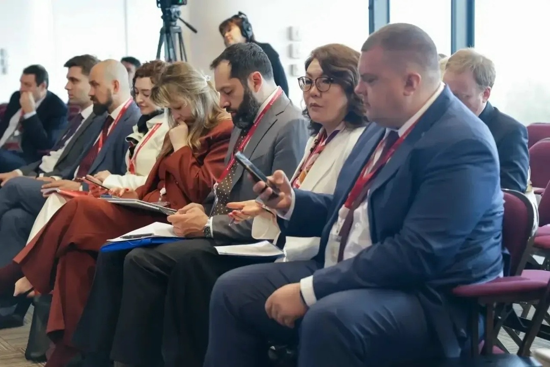 Ключевые тренды 2026 года в сфере регулирования электронной торговли обсудили на ПМЭФ-2026
