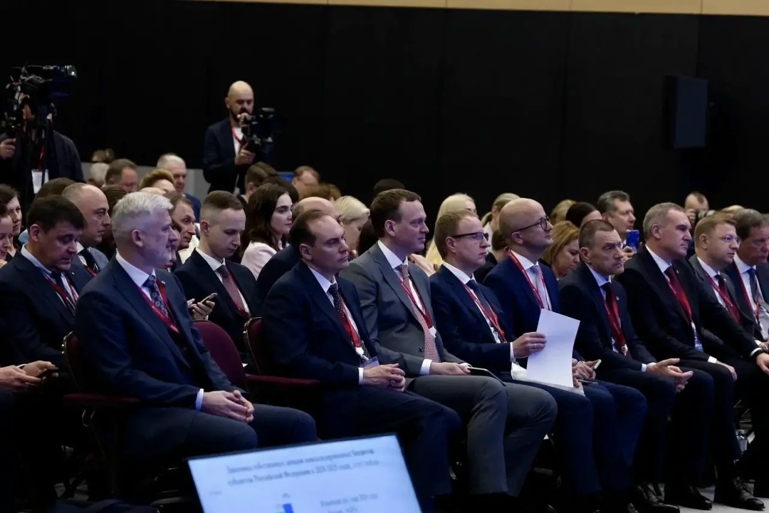 Министр строительства и ЖКХ РФ Ирек Файзуллин выступил на сессии «Регионы в условиях глобальных вызовов: как поддержать финансовую устойчивость и стимулировать…