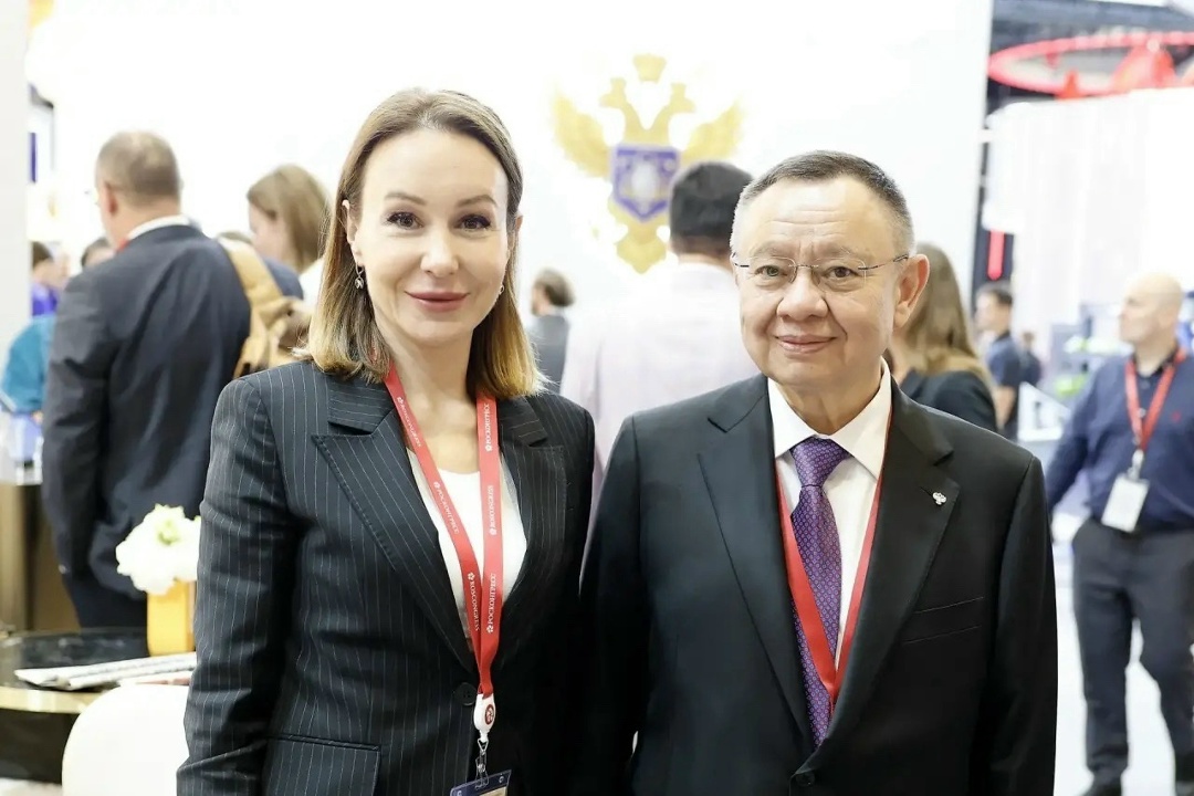 Глава Минстроя России Ирек Файзуллин работает на полях Петербургского международного экономического форума (ПМЭФ-2026)