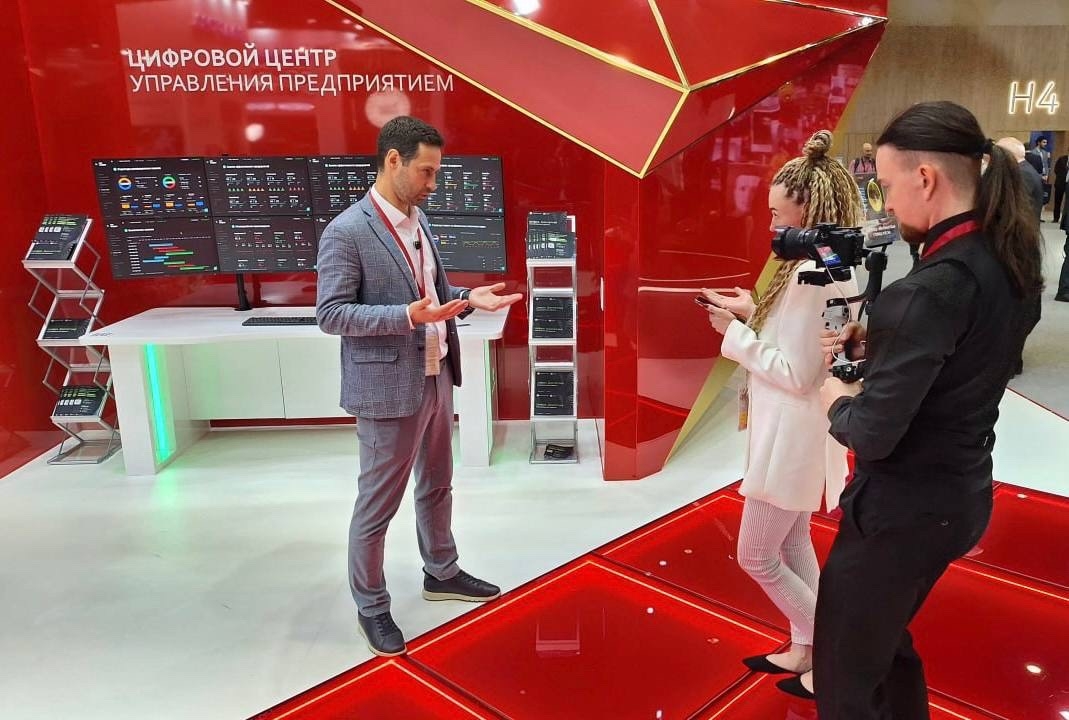 Цифра представила на ПМЭФ Центр управления производством для машиностроительных холдингов